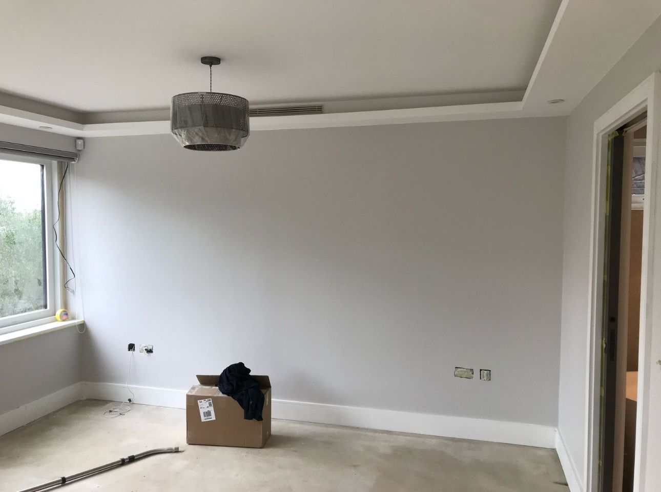 What is Included in a Professional East London Painting and Decorating Service?